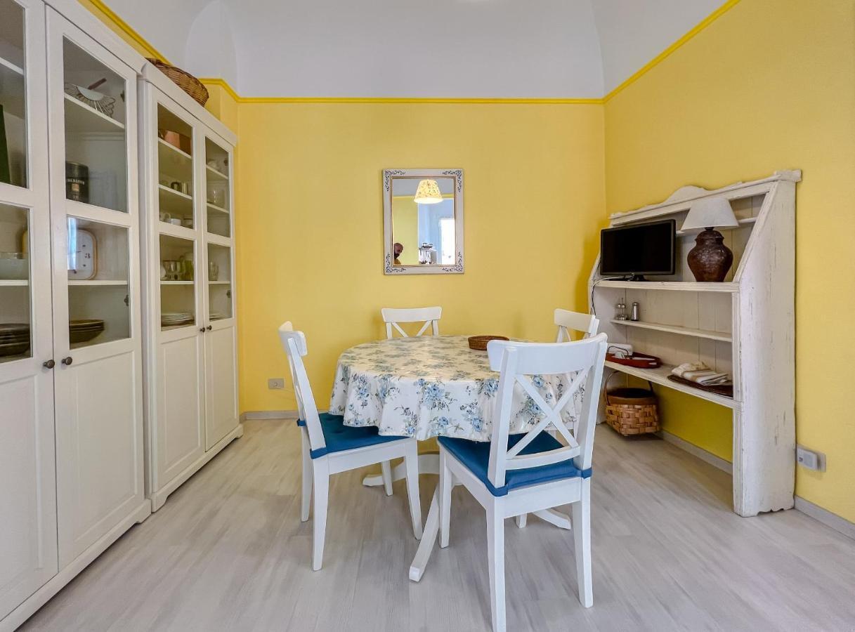 Splendido Appartamento Con Vista Mare Su Piazza Dante 바라체 외부 사진