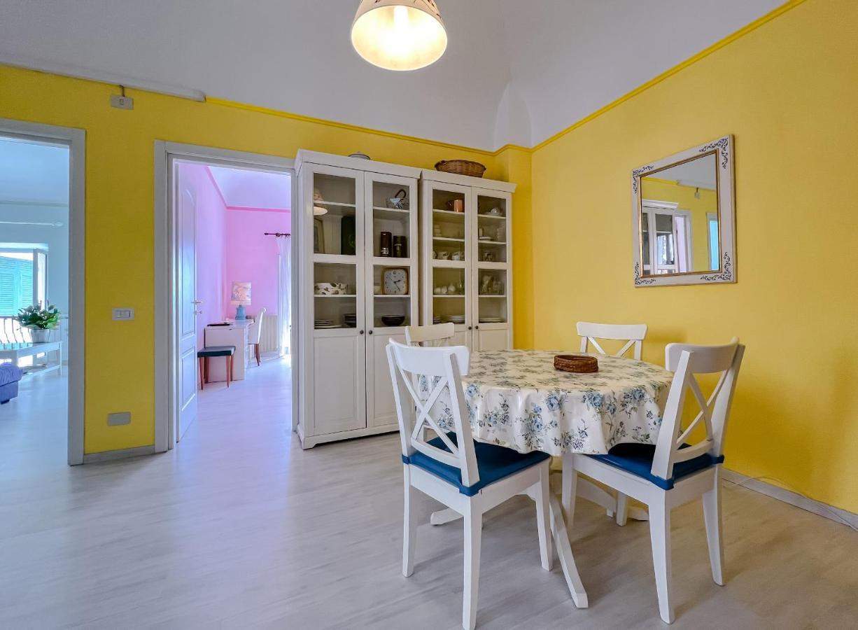 Splendido Appartamento Con Vista Mare Su Piazza Dante 바라체 외부 사진